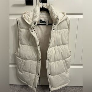 American Eagle oversized puffer vest
